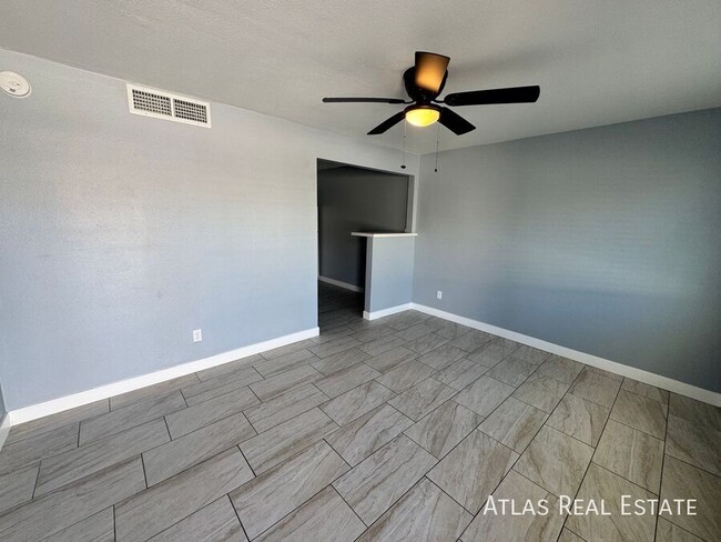 Building Photo - 2 WEEKS FREE! 2 Bed 1 Bath Apartment- read...