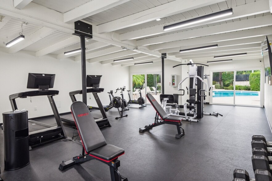 Building Photo - 15739 Francisquito Ave