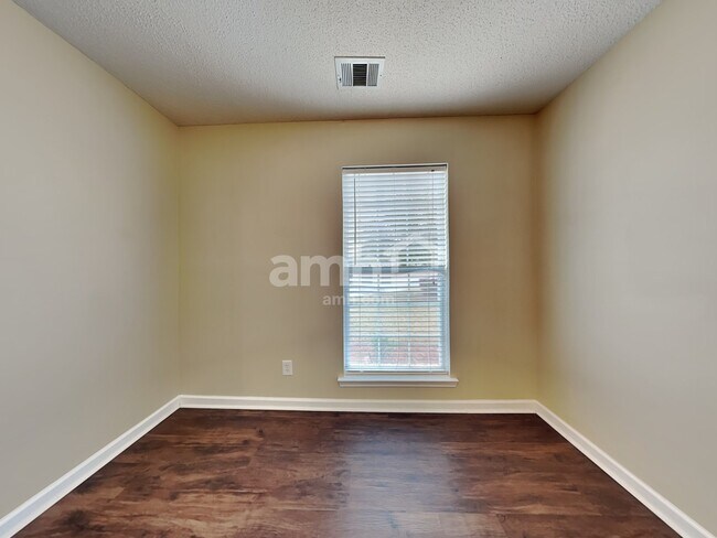 Building Photo - 5 Milsey Bay Circle