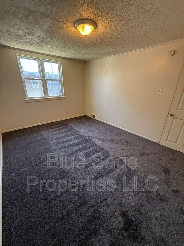 Building Photo - 1427 Simpson St
