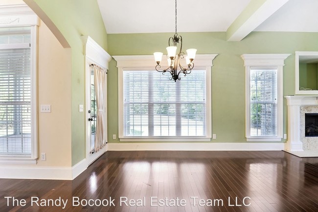 Building Photo - 4 br, 2.5 bath House - 376 McGregor Circle