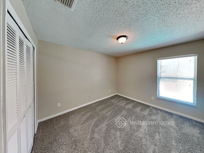 Building Photo - 5425 Windbrush Dr