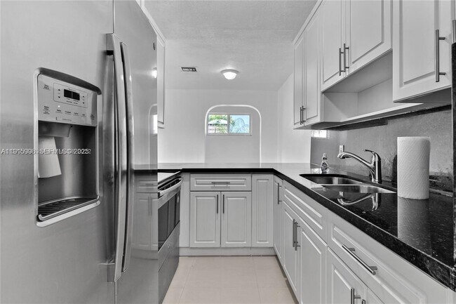 Building Photo - 11239 SW 5th Terrace