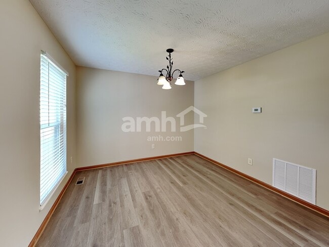 Building Photo - 2194 Dry Ridge Ct