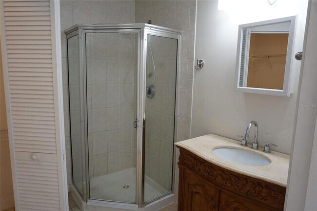 Building Photo - 2584 Grassy Point Dr