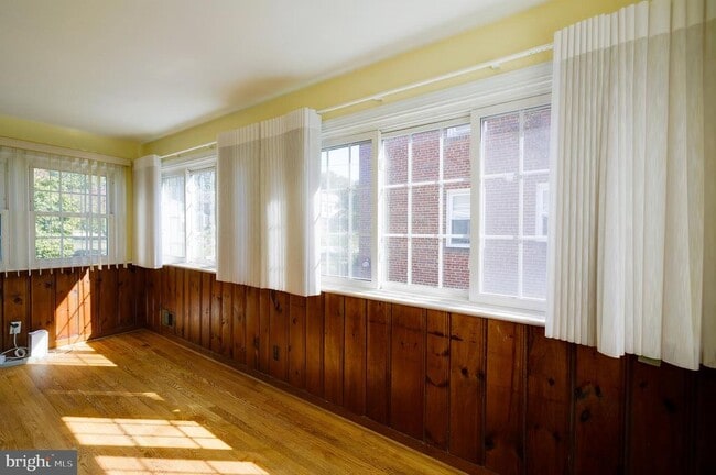 Building Photo - 5408 20th Ave