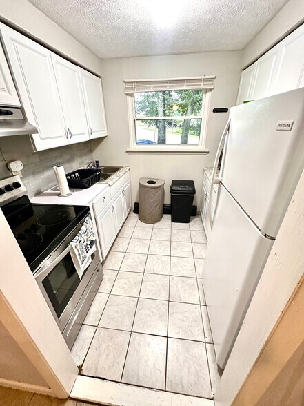 Building Photo - 168 Woodland Dr