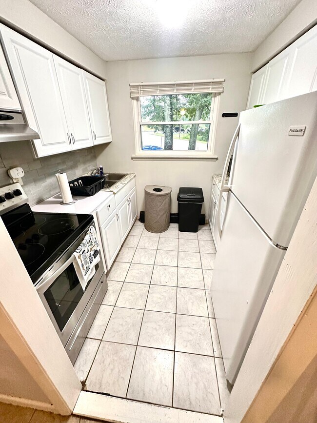 Building Photo - 168 Woodland Dr