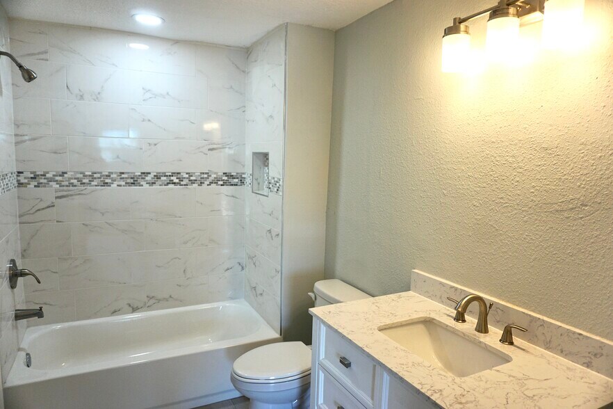 Building Photo - 506 Engman St