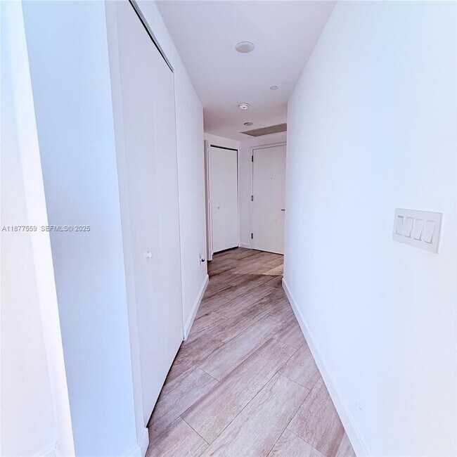 Building Photo - 55 SW 9th St