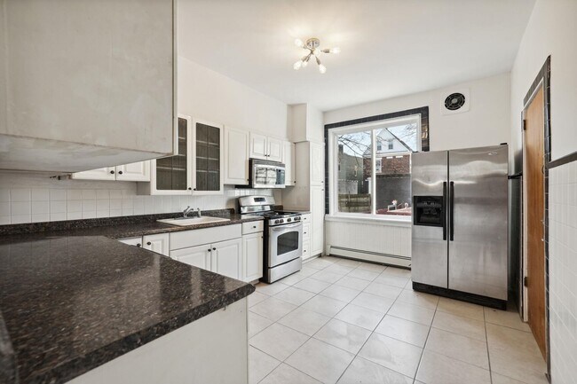 Building Photo - 163 Bidwell Ave