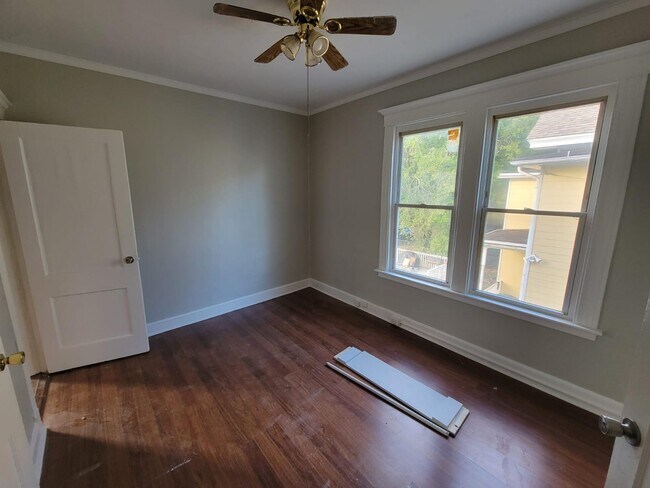 Building Photo - 504 Winthrop Ave