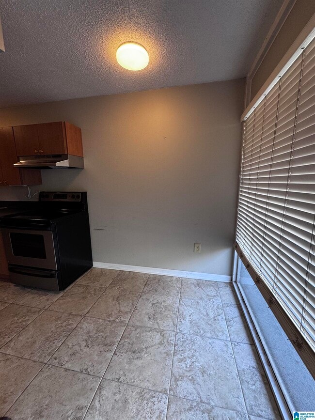Building Photo - 66 Rhodes Cir S