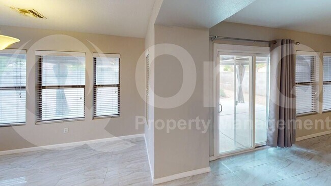 Building Photo - 4720 N 93rd Dr
