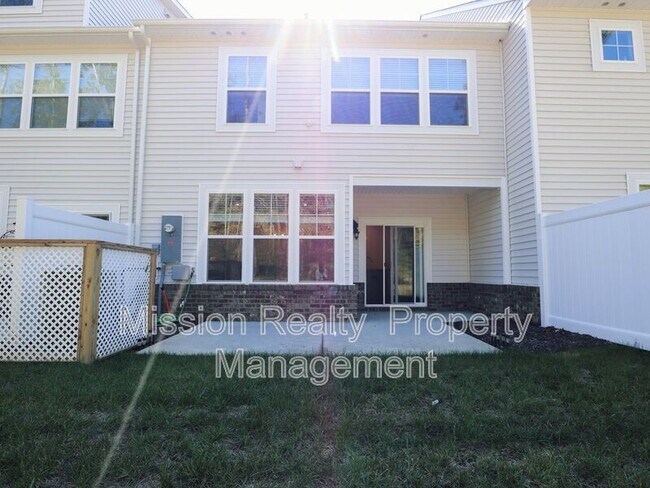 Building Photo - 10860 Farmstead Ml Ln