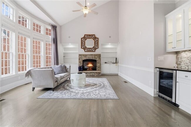 Building Photo - 4738 Ivy Ridge Dr SE