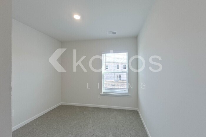 Building Photo - 2097 Banyon Cir