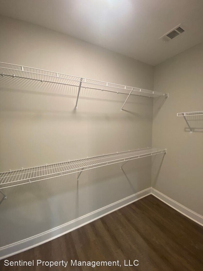 Building Photo - 3 br, 2 bath House - 211 Lasso Drive