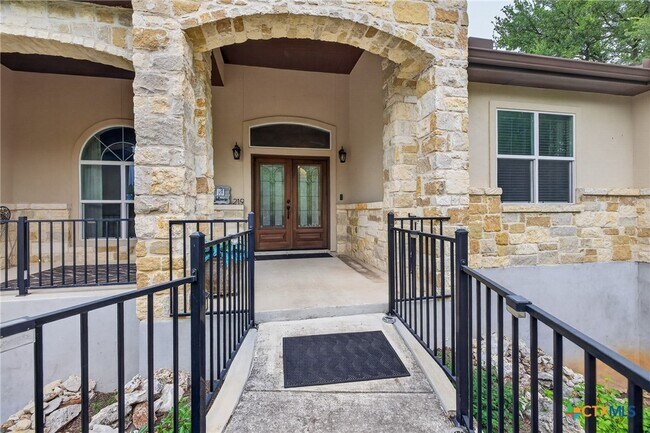 Building Photo - 219 Winding View