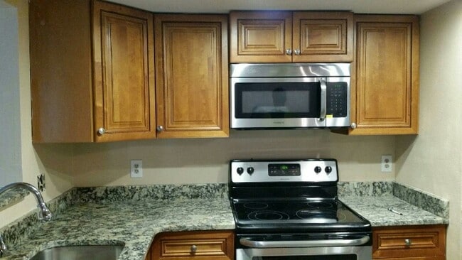 Building Photo - 1129 Fuchsia Dr