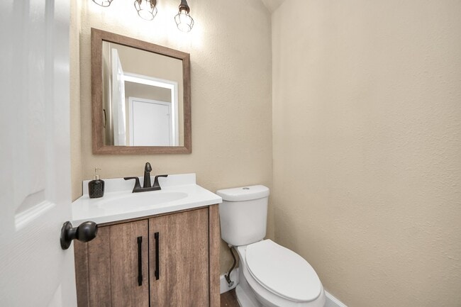 Building Photo - 20303 White Poplar Dr