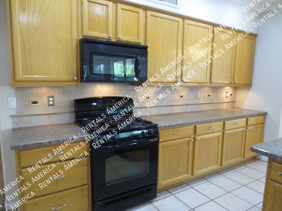 Building Photo - 2671 S Leonard Pl
