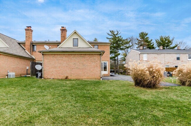 Building Photo - 4841 Dierker Rd