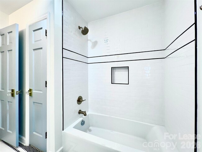 Building Photo - 6414 Greencove Dr
