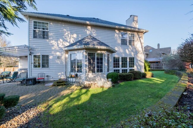 Building Photo - 1235 NW Countryside Ct