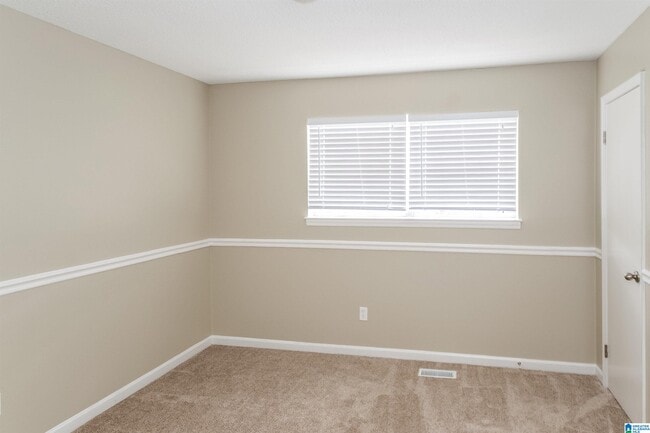 Building Photo - 320 Willow Glen Ct