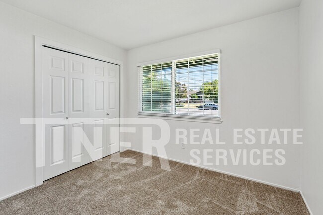 Building Photo - 2815 Erin Dr