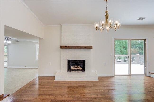 Building Photo - 770 Crest Valley Dr NW