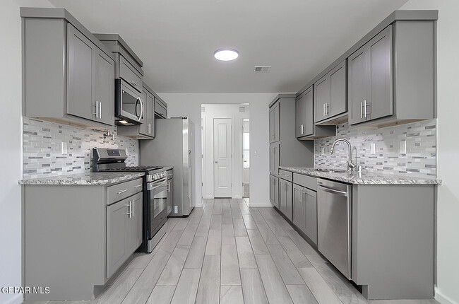 Building Photo - 840 Paseo Dulce Ave