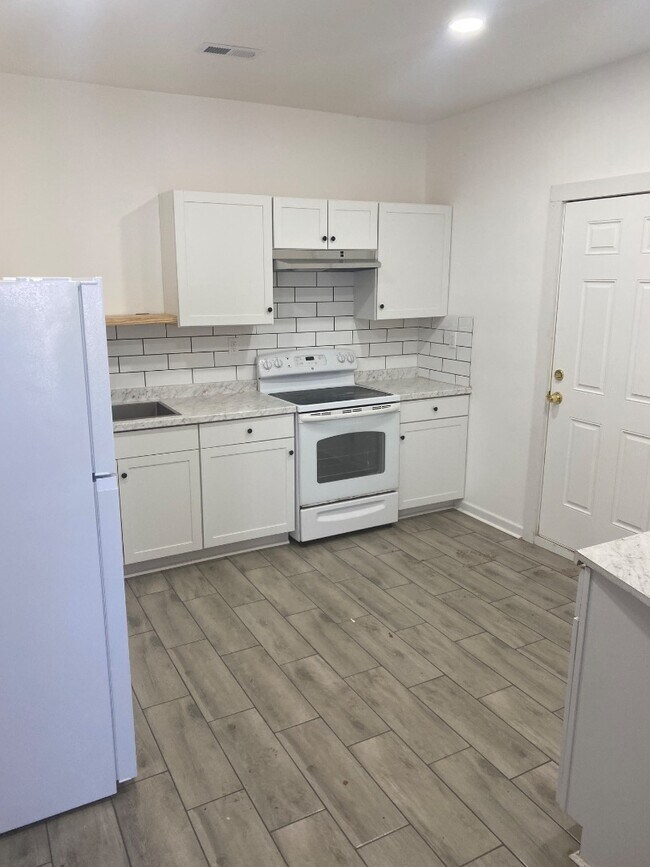 Building Photo - 1107 Buchanan St