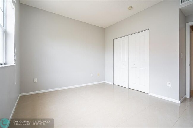 Building Photo - 5840 W Sample Rd