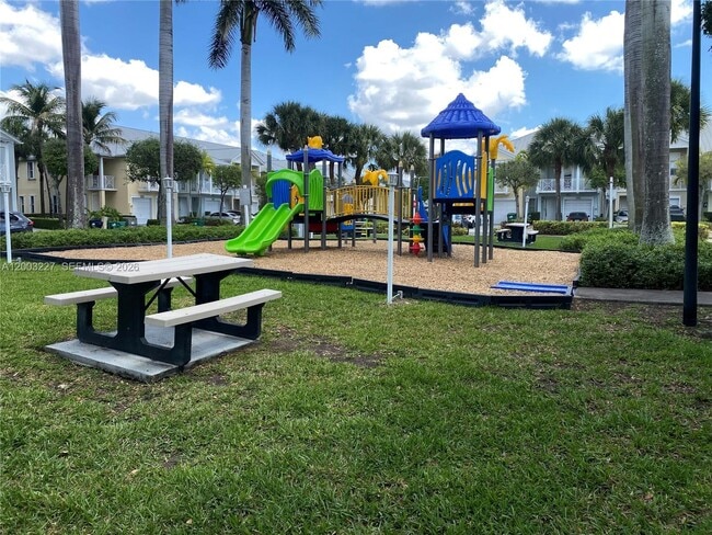 Building Photo - 10770 NW 74th St