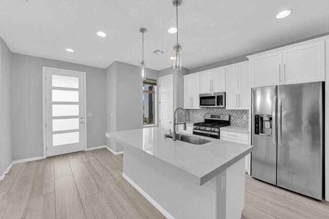 Building Photo - 11655 Redwood Mountain Ave