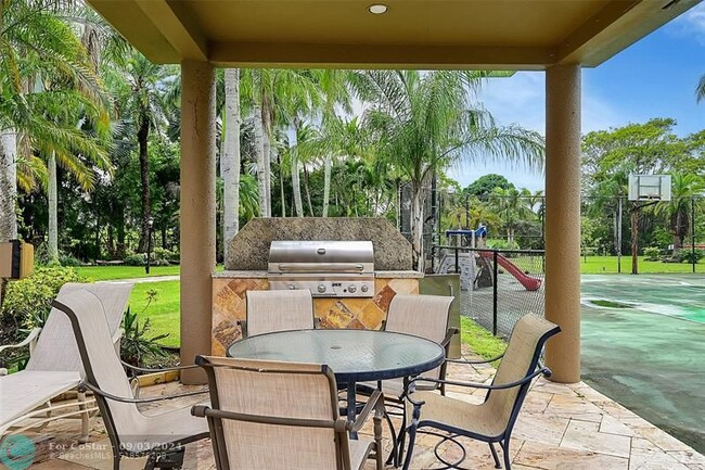 Building Photo - 4200 Coral Hills Dr