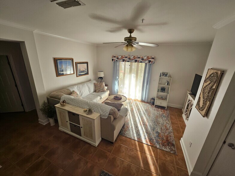 living room 1 - 140 Veracruz Dr