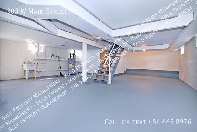 Building Photo - 303 W Main St