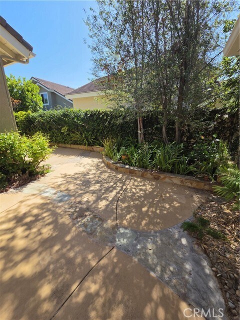 Building Photo - 7 Singingwood