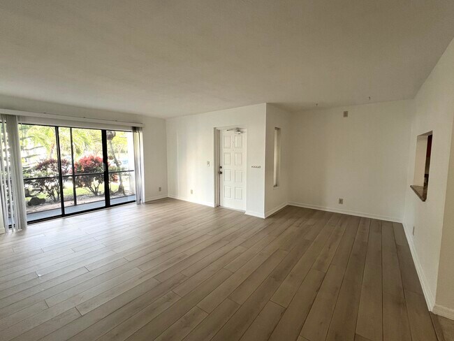 Building Photo - 1115 Green Pine Blvd