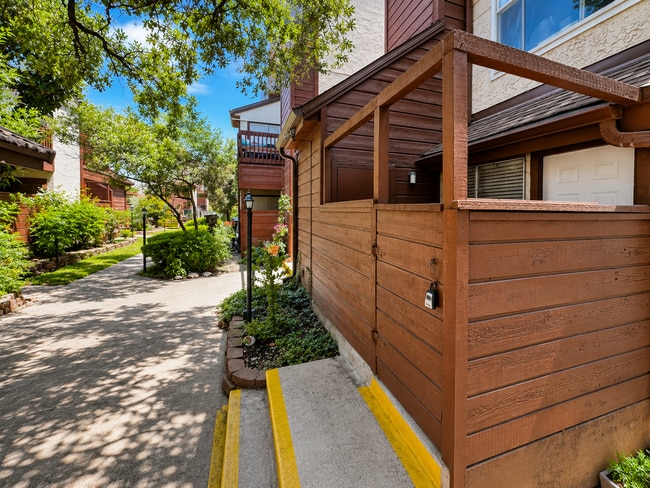 Building Photo - NICE 1 BR CONDO IN DESIRED GATED COMMUNITY*EASY ACCESS TO I35, 410, AND SHOPPING*APPLIANCES INCLU...