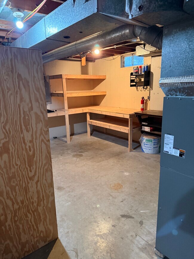 Building Photo - 5039 W Clayton Rd