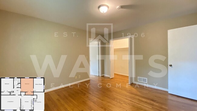 Building Photo - Silver Lake Duplex