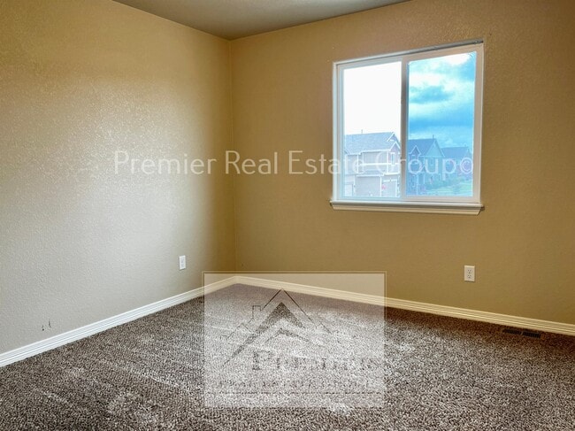 Building Photo - 6118 Journey Dr