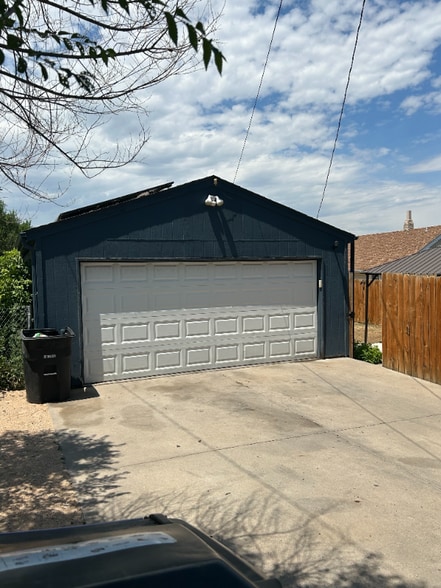 Building Photo - 240 S Julian St