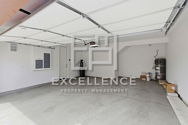 Building Photo - One Year New Home!  3/2.5 With Beautiful Updates Throughout Including Quartz Counters, Water Filt...