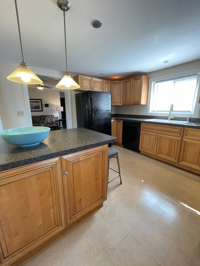 Building Photo - 1145 Isabella Ct