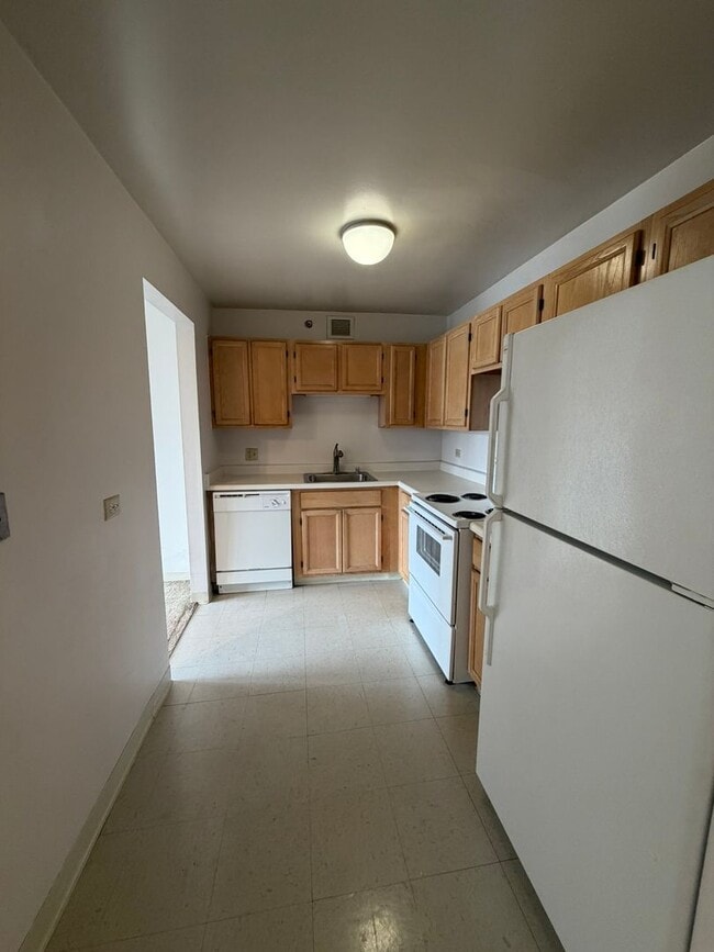 Building Photo - 200 N Dearborn St